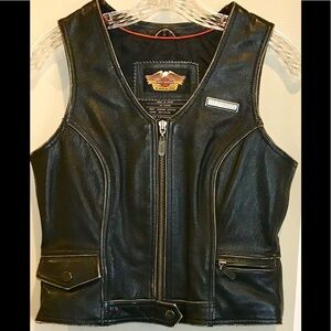 Beautiful-Authentic HARLEY-DAVIDSON GENUINE LEATHER ZIP-UP VEST!